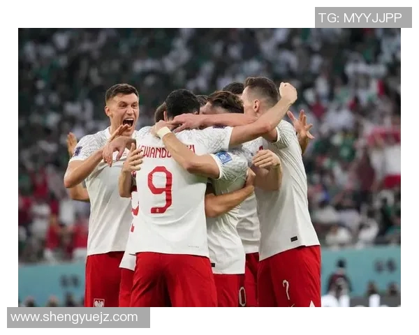 波兰足球明星的辉煌历程与成就解析 波兰足球明星的辉煌历程与成就解析